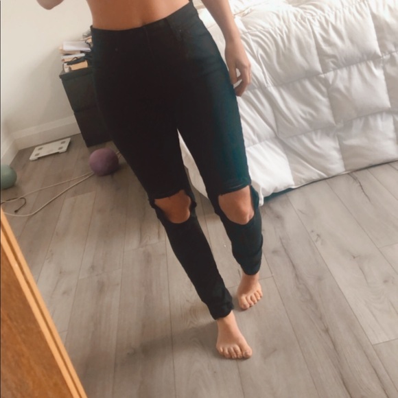 Levi's Denim - 721 High Rise Skinny Distressed Levi’s jeans